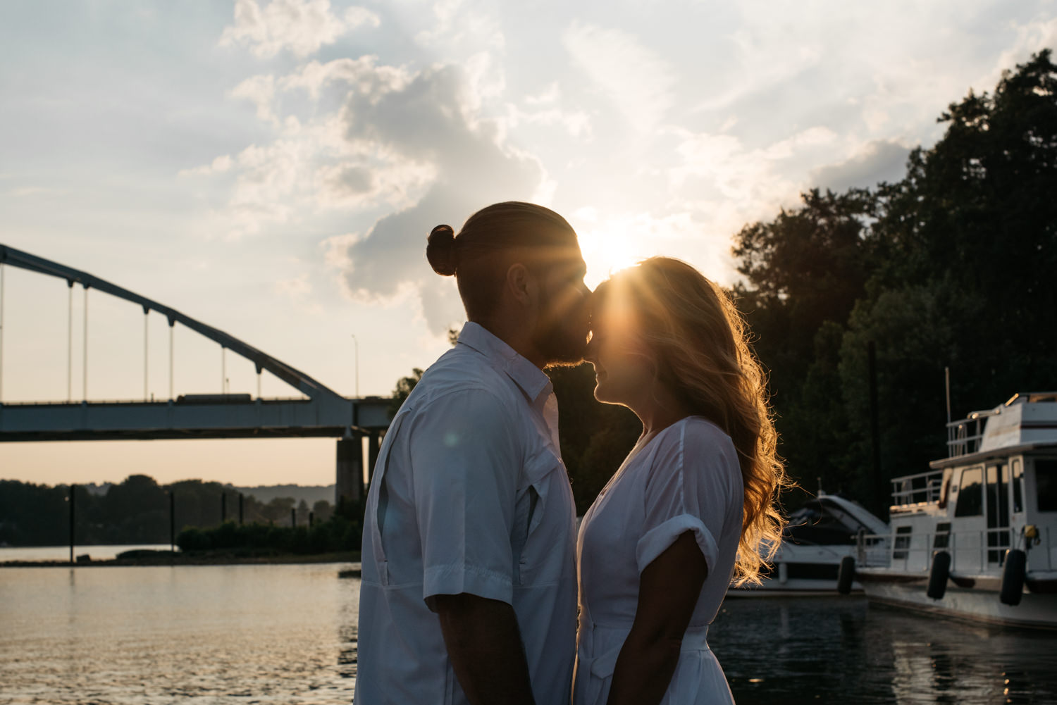 pittsburgh_boat_engagement_session_-12.jpg
