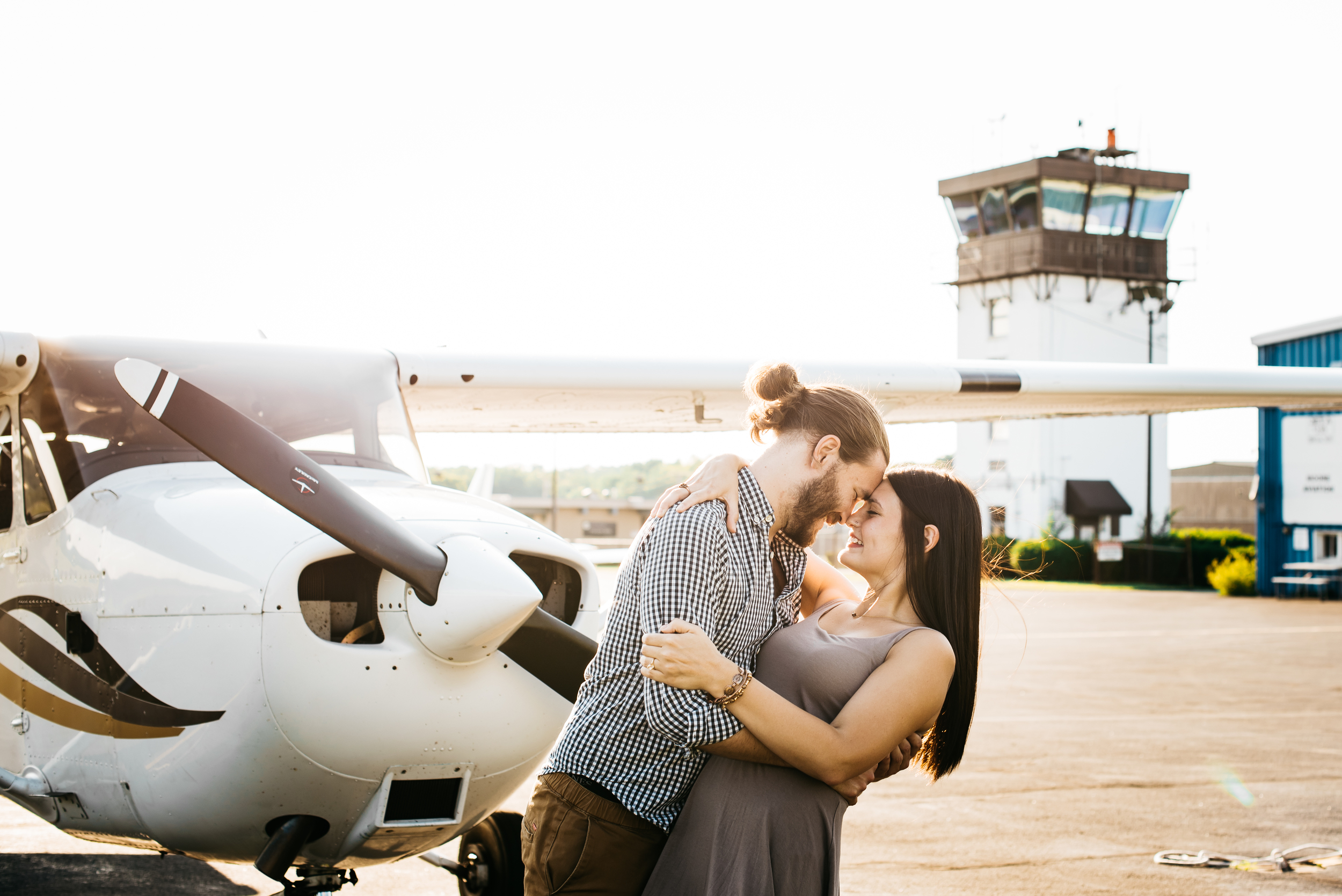 Pittsburgh_airplane_engagement_session012.jpg
