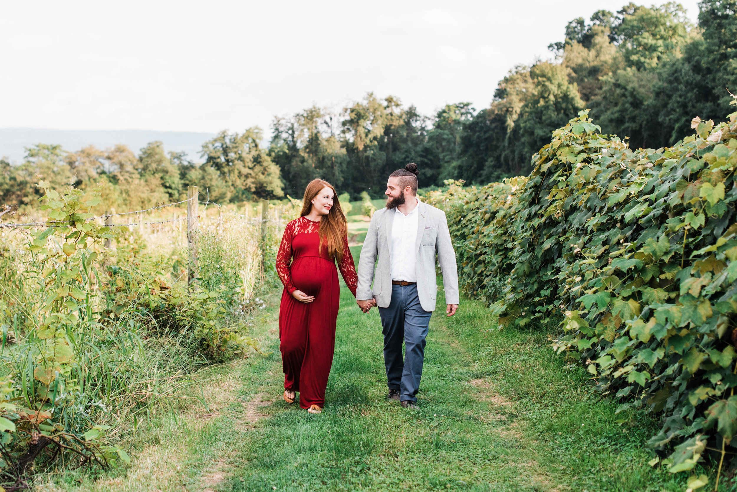 pittsburgh-maternity-photographers-winery-apple-orchard-session_13.jpg