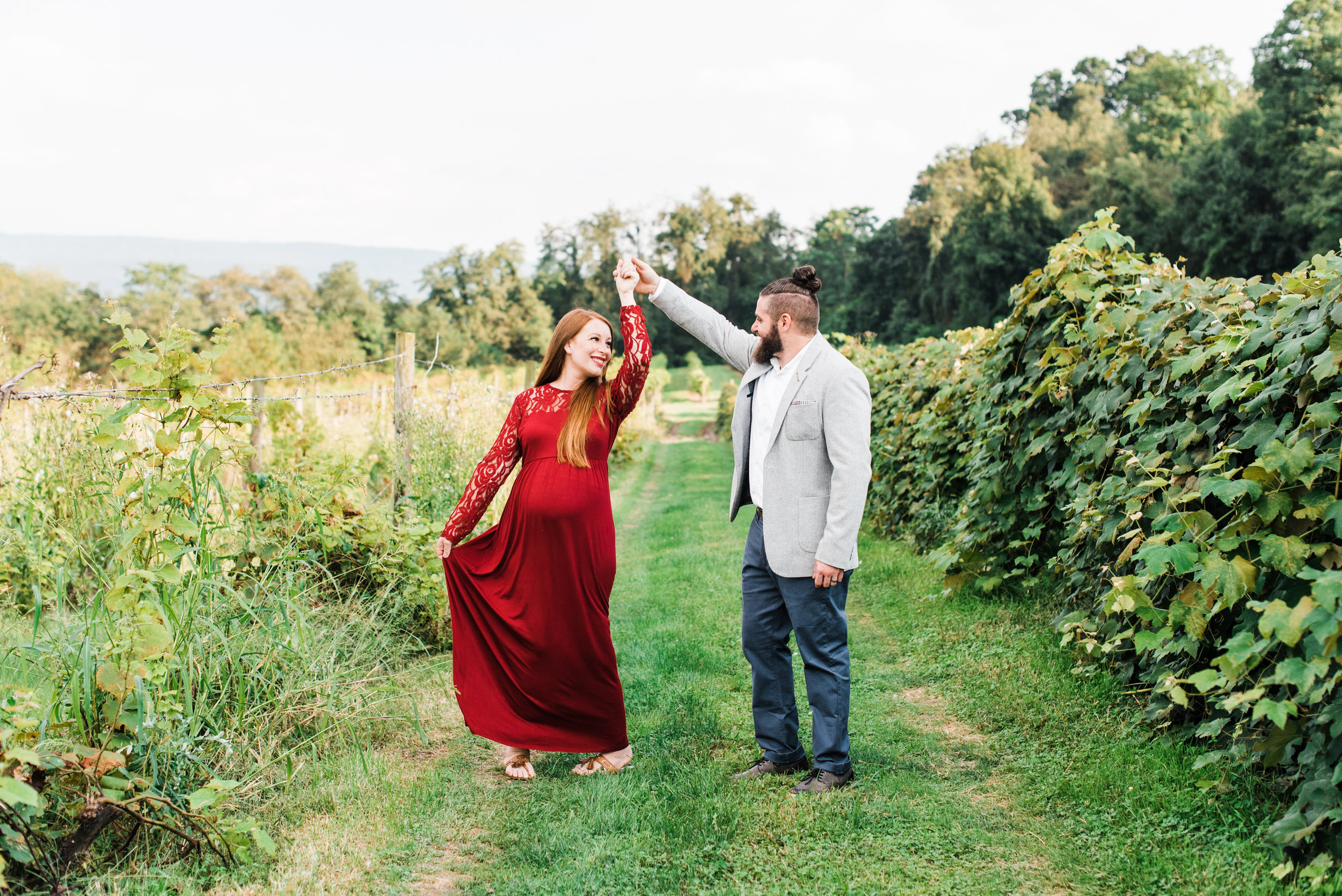 pittsburgh-maternity-photographers-winery-apple-orchard-session_14.jpg