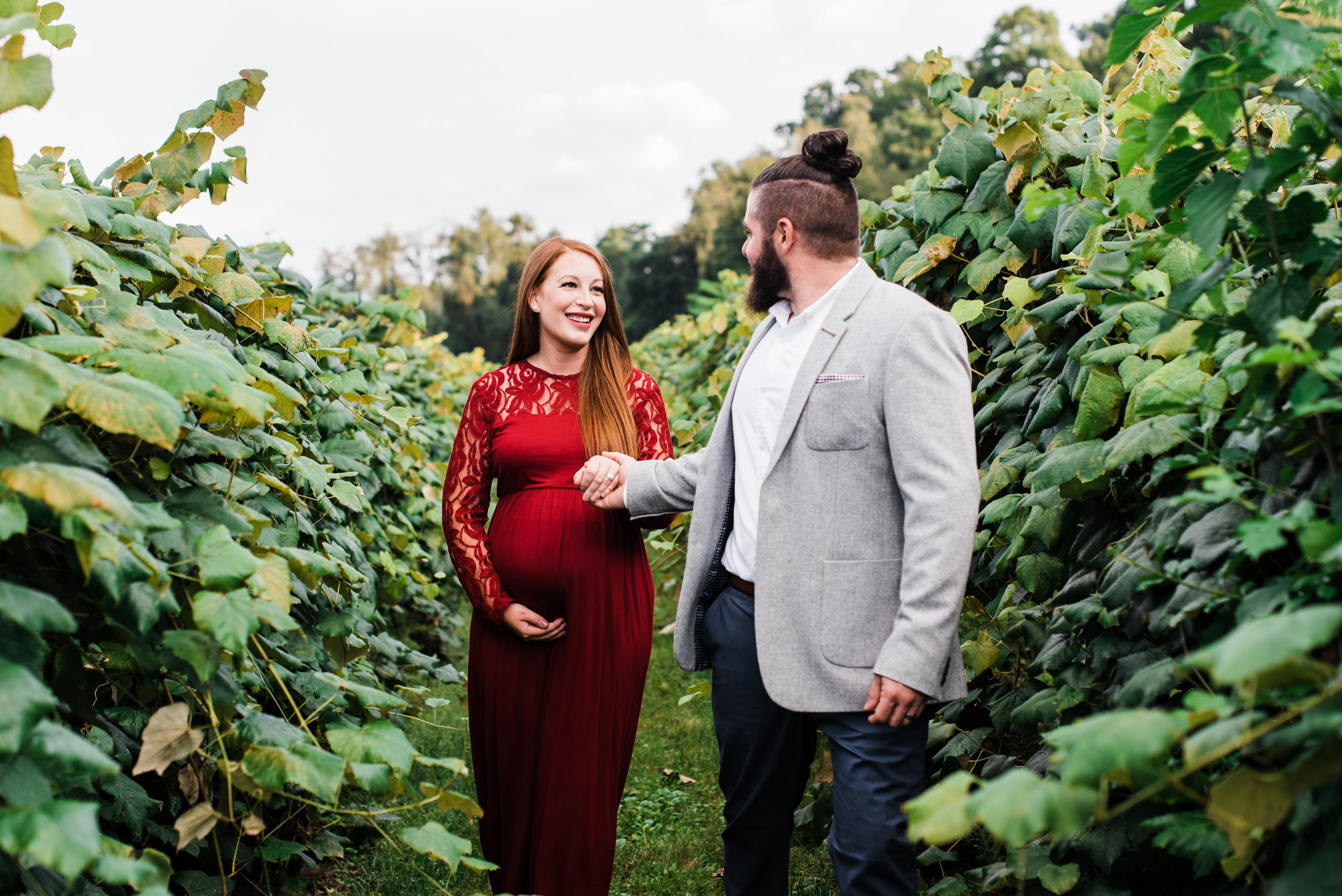 pittsburgh-maternity-photographers-winery-apple-orchard-session_17.jpg