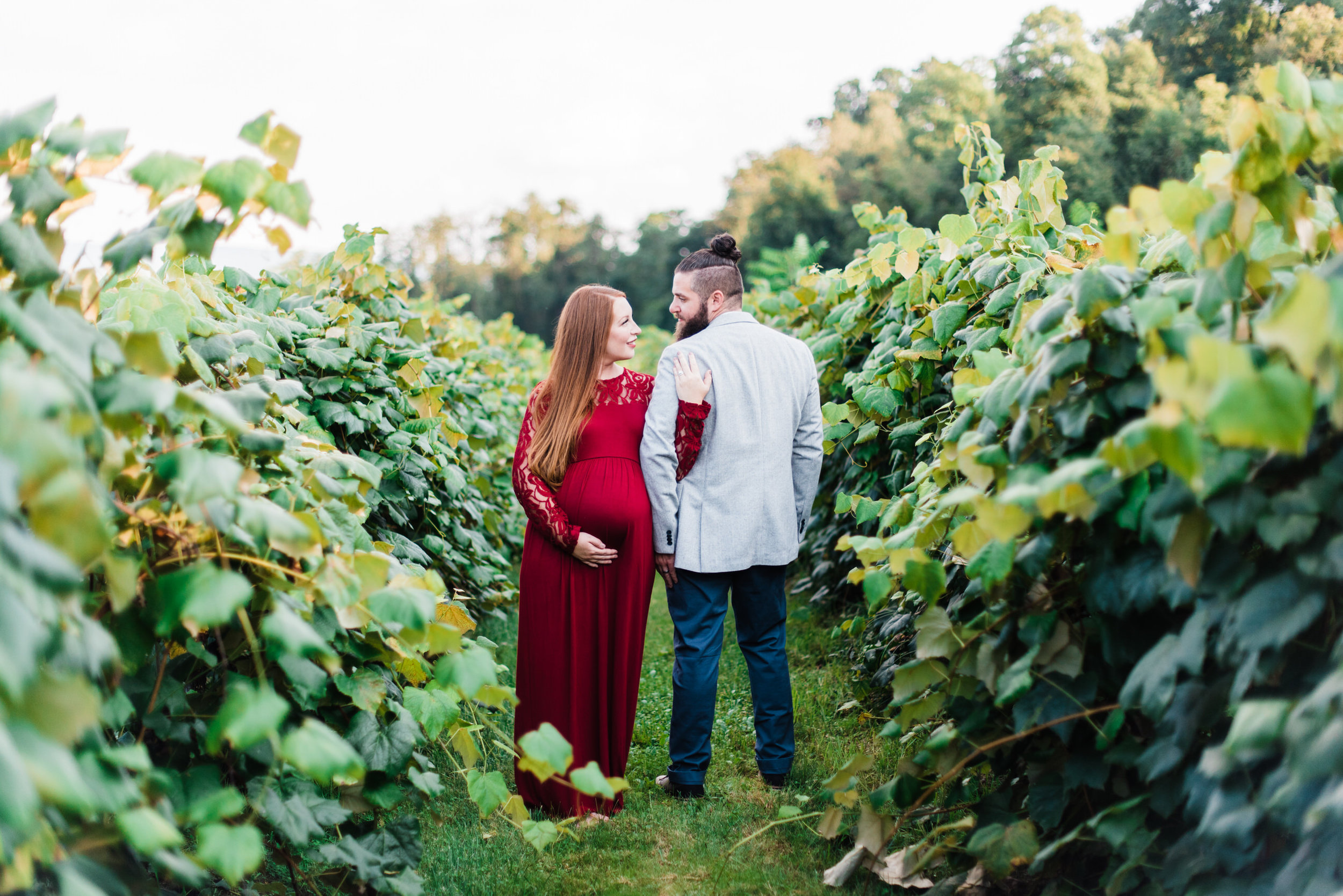 pittsburgh-maternity-photographers-winery-apple-orchard-session_18.jpg