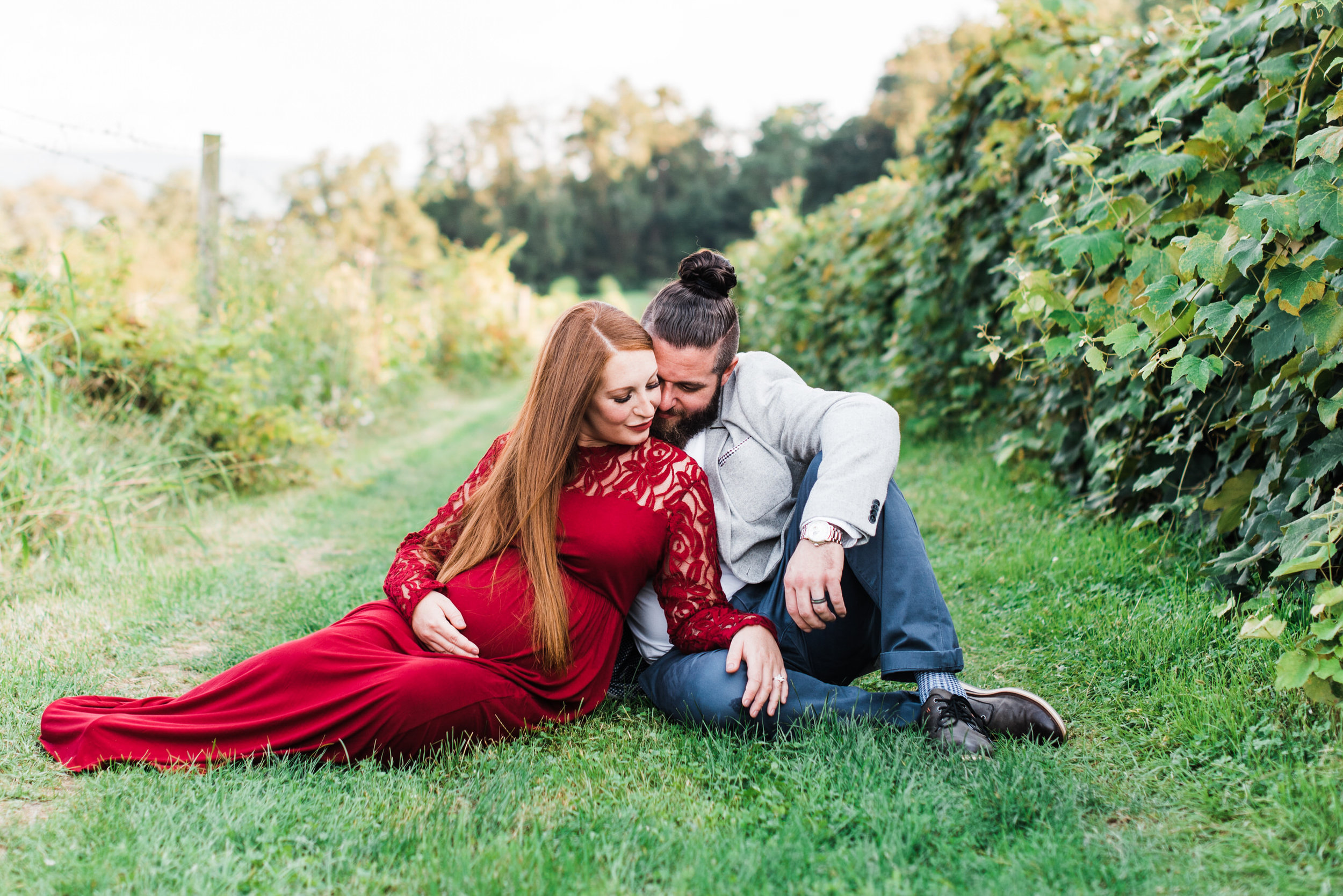 pittsburgh-maternity-photographers-winery-apple-orchard-session_19.jpg