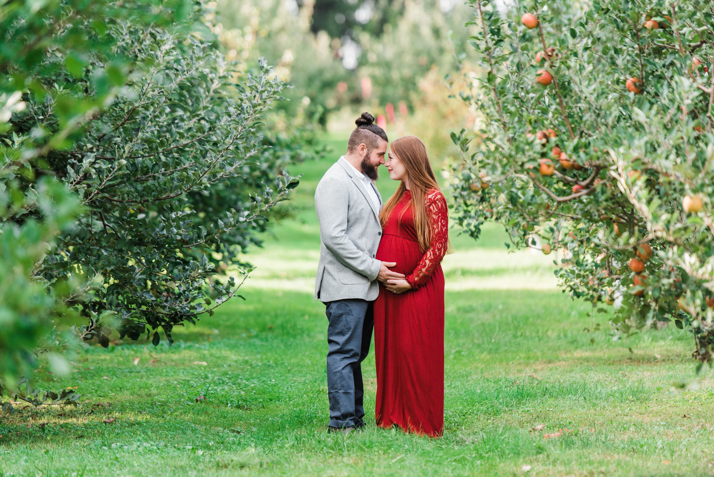 pittsburgh-maternity-photographers-winery-apple-orchard-session_23.jpg