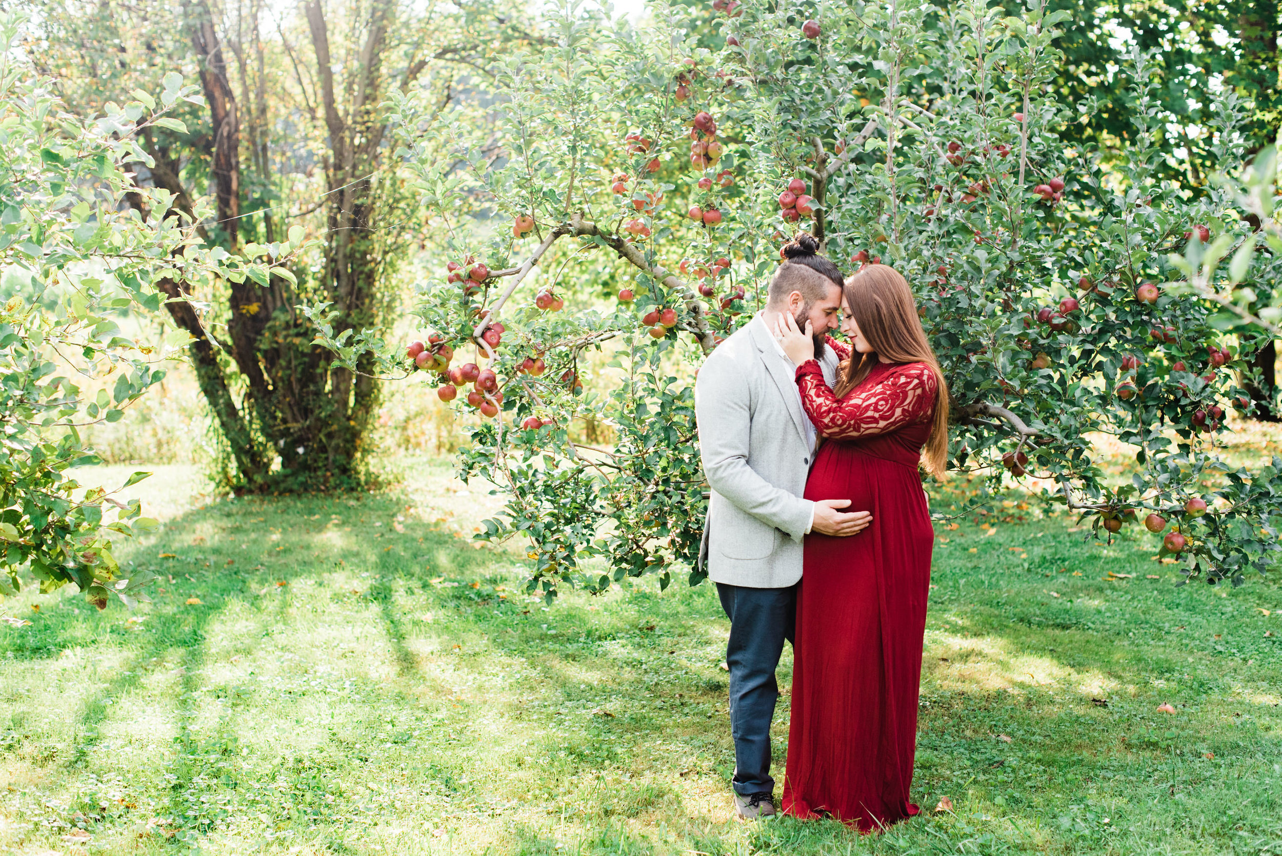 pittsburgh-maternity-photographers-winery-apple-orchard-session_3.jpg