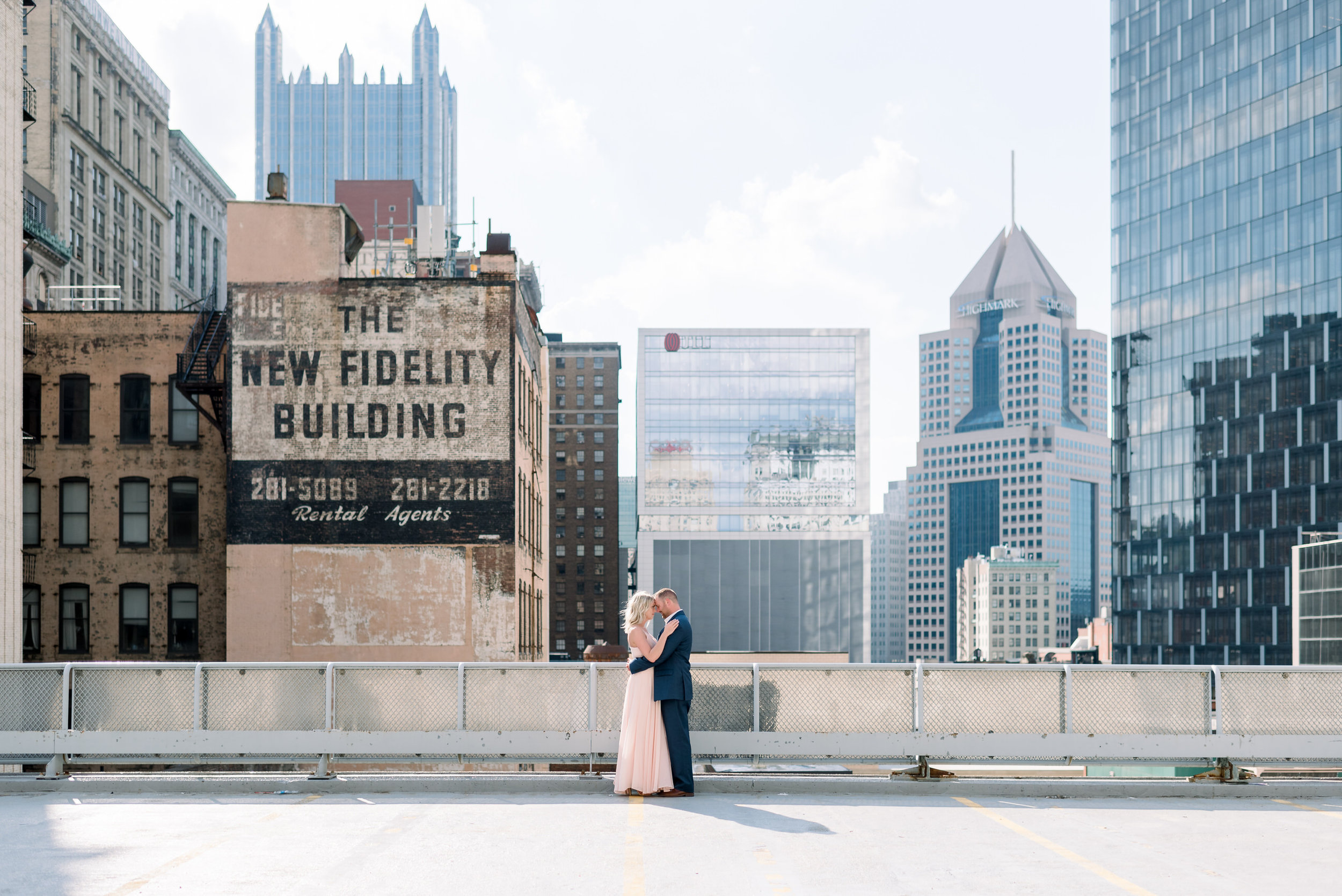 downtown-pittsburgh-rooftop-engagement-session-ashley-reed-photography1.jpg