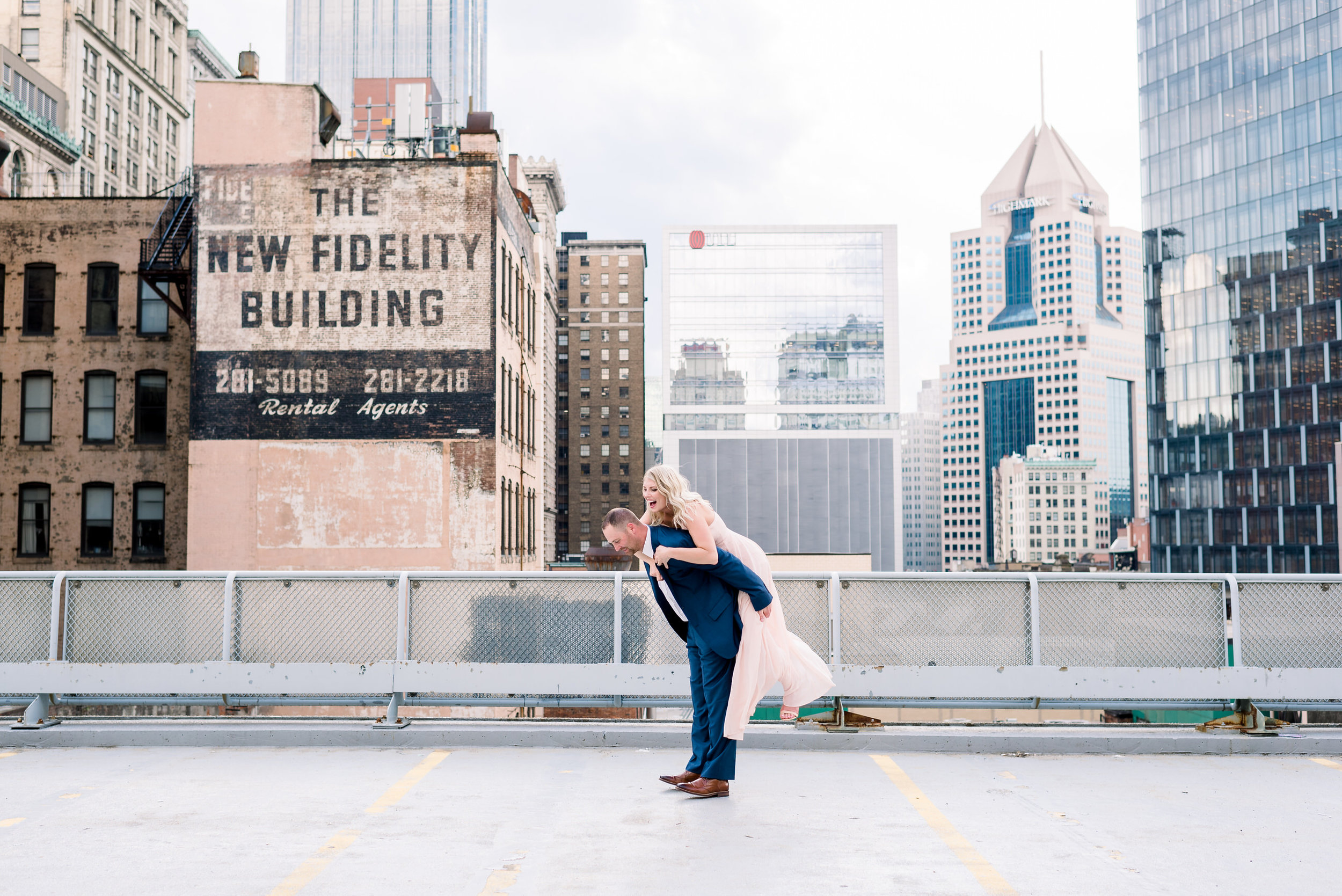 downtown-pittsburgh-rooftop-engagement-session-ashley-reed-photography20.jpg
