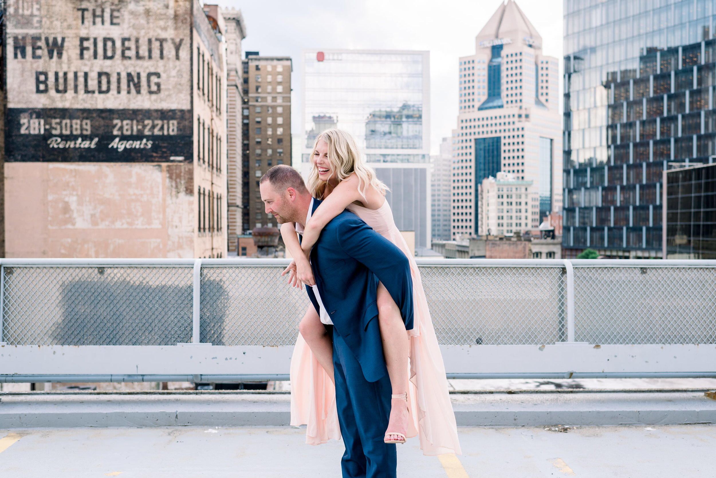 downtown-pittsburgh-rooftop-engagement-session-ashley-reed-photography22.jpg