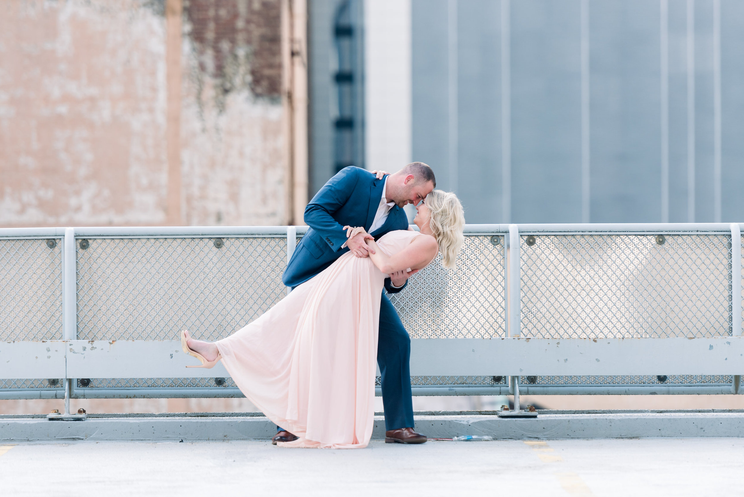 downtown-pittsburgh-rooftop-engagement-session-ashley-reed-photography23.jpg