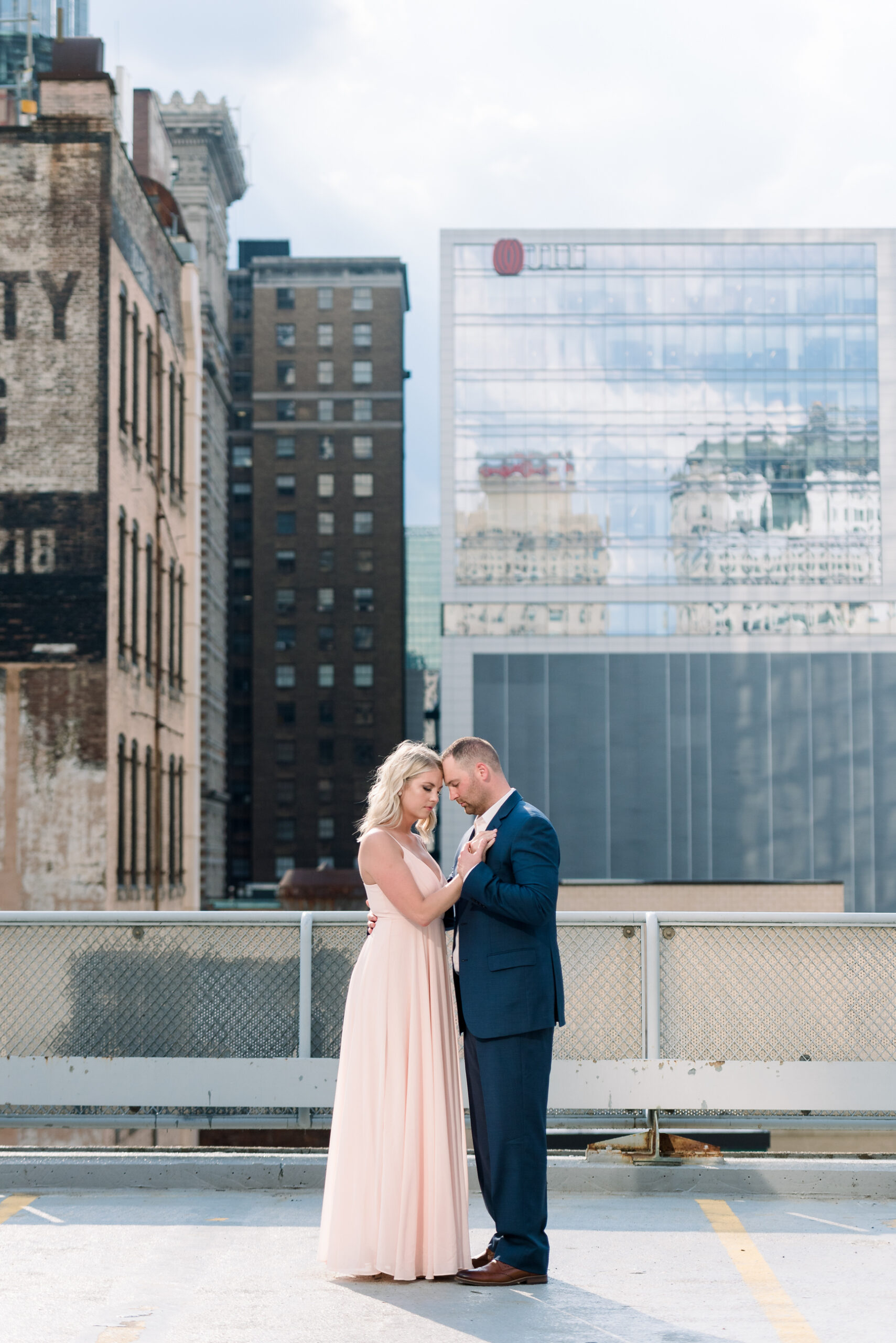 downtown-pittsburgh-rooftop-engagement-session-ashley-reed-photography27.jpg