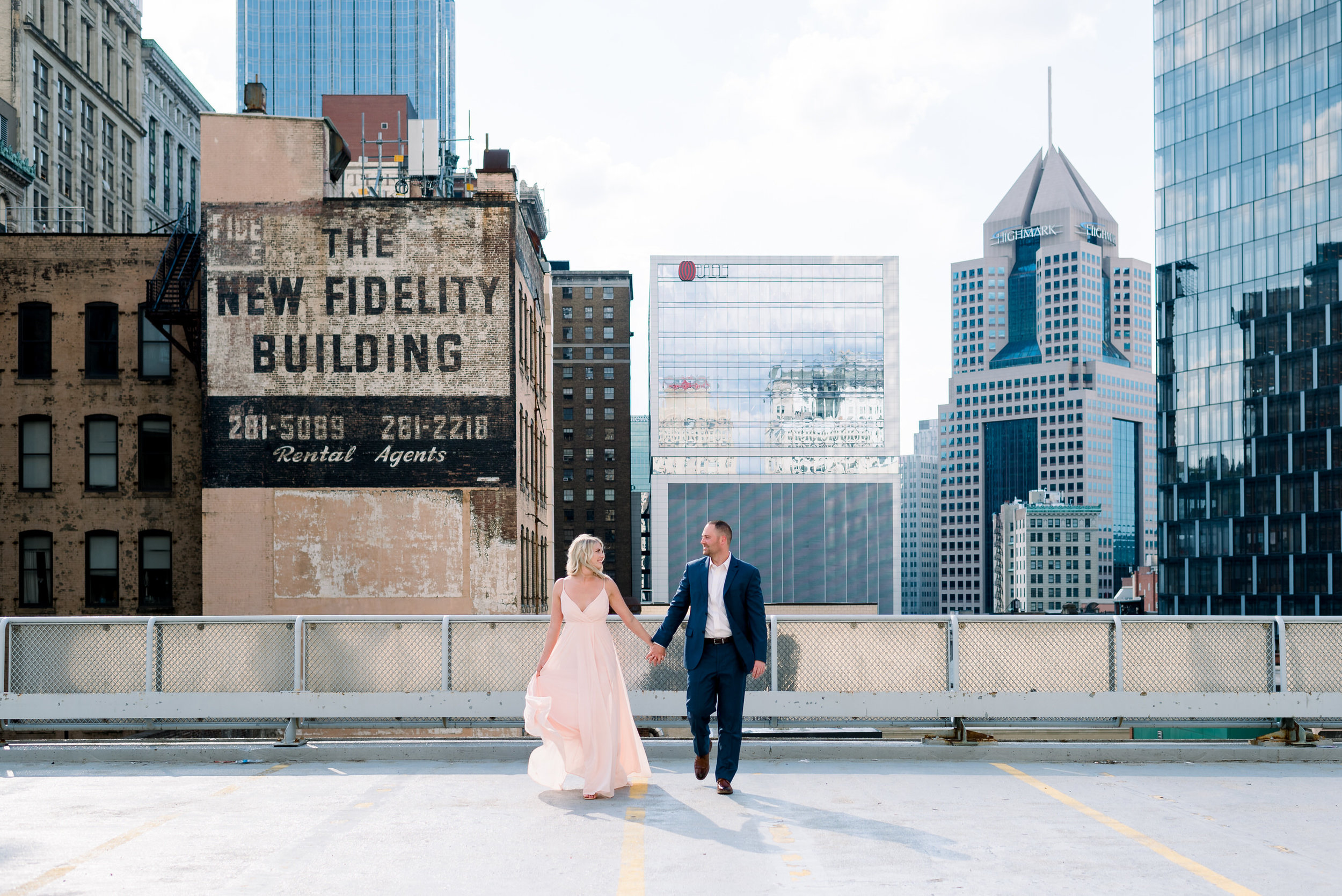 downtown-pittsburgh-rooftop-engagement-session-ashley-reed-photography7.jpg