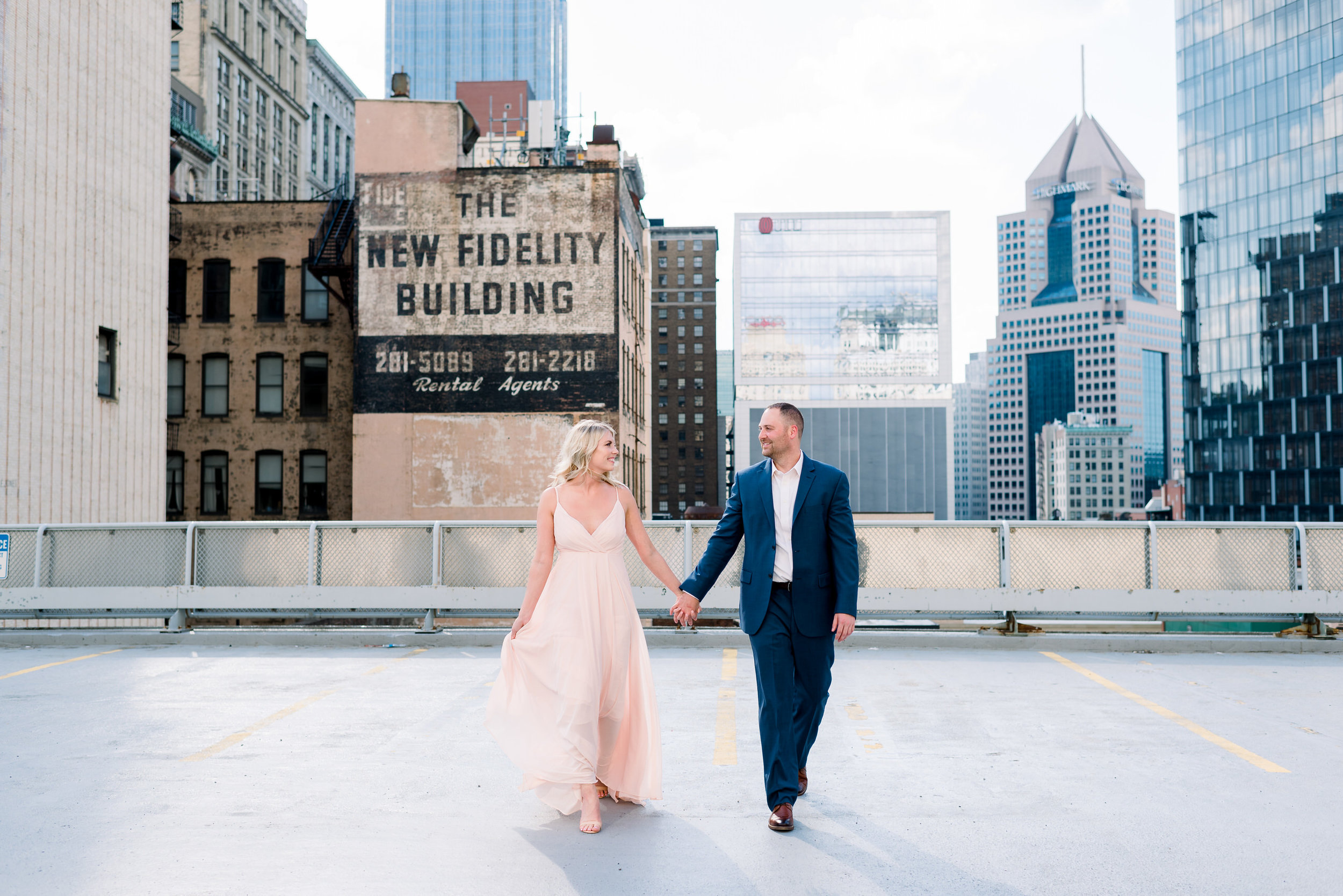 downtown-pittsburgh-rooftop-engagement-session-ashley-reed-photography8.jpg