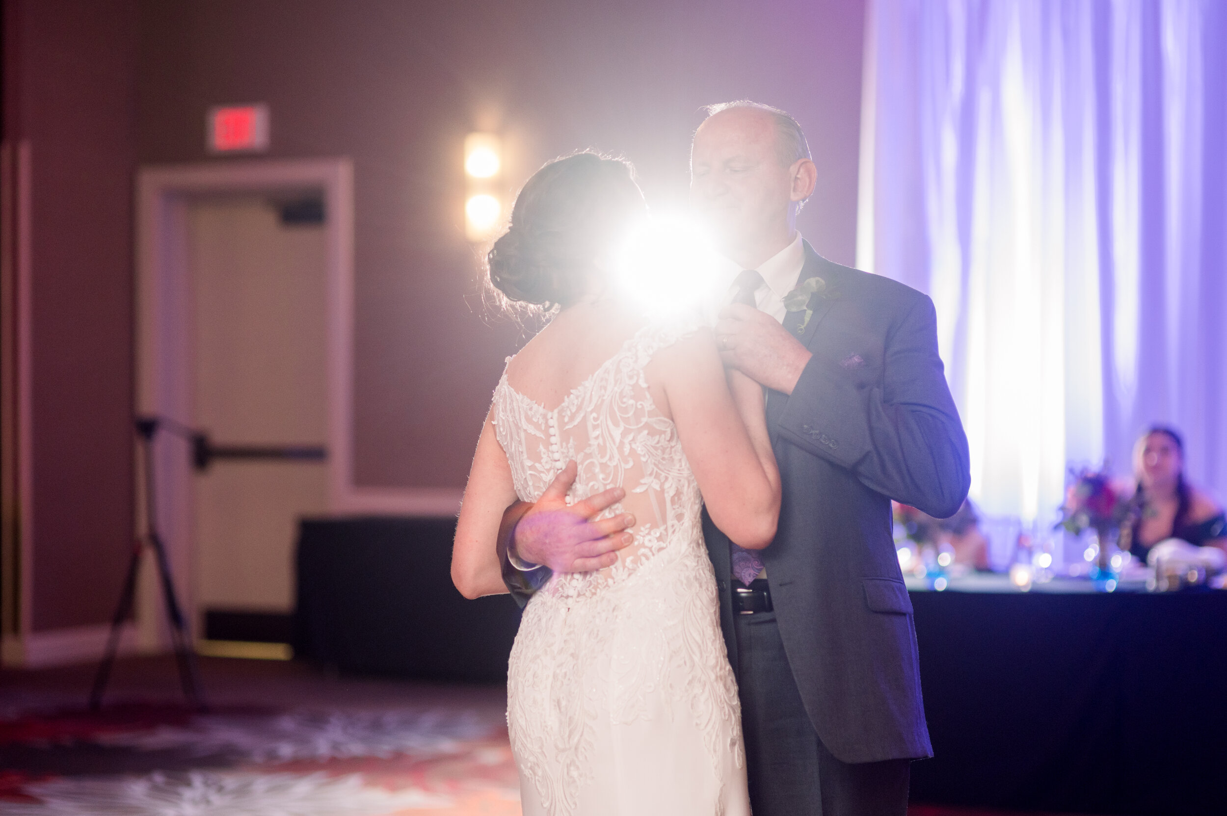 Weddings-at-The-DoubleTree-by-Hilton-Hotel-Pittsburgh-Ashley-Reed-Photography-66.jpg