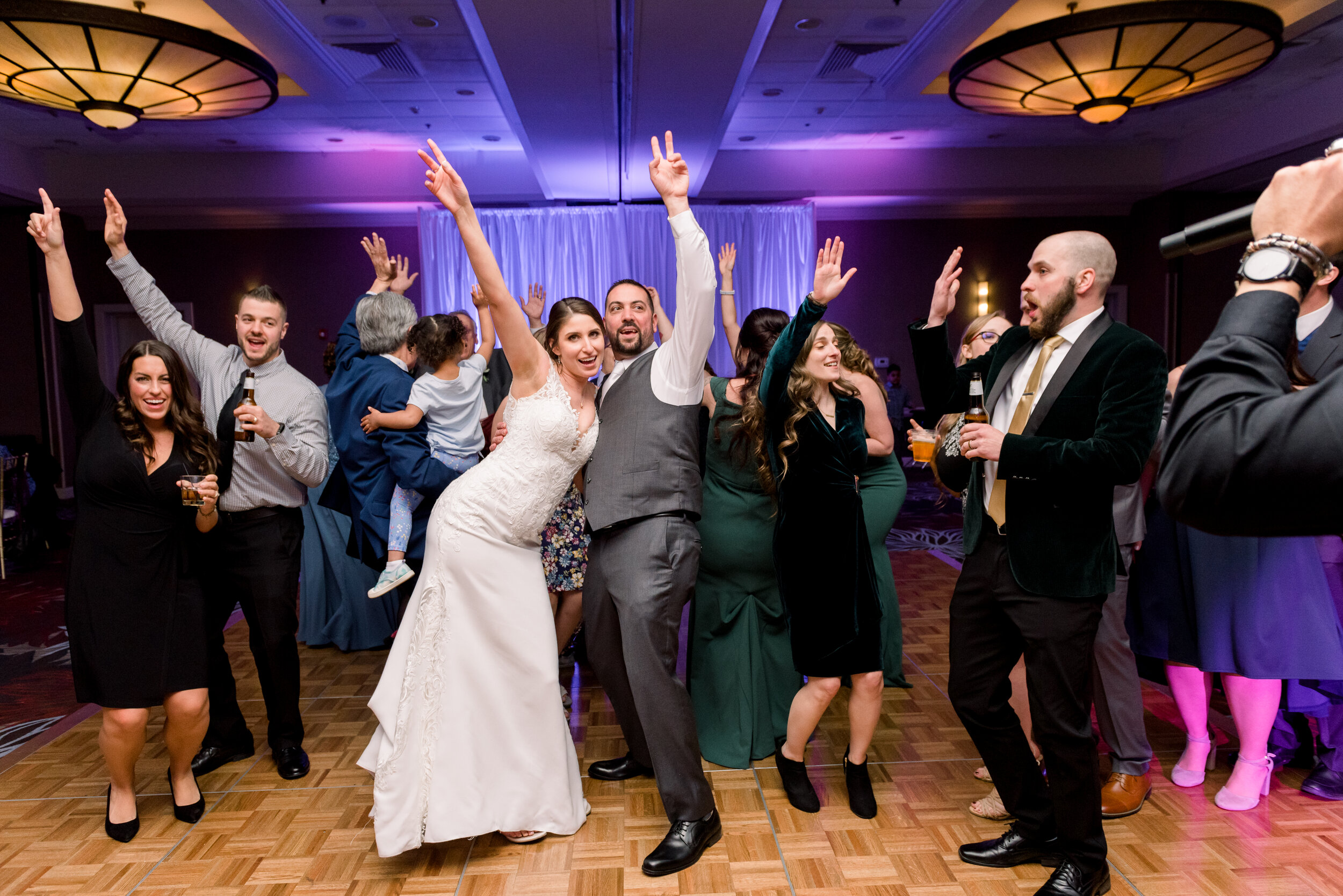 Weddings-at-The-DoubleTree-by-Hilton-Hotel-Pittsburgh-Ashley-Reed-Photography-96.jpg
