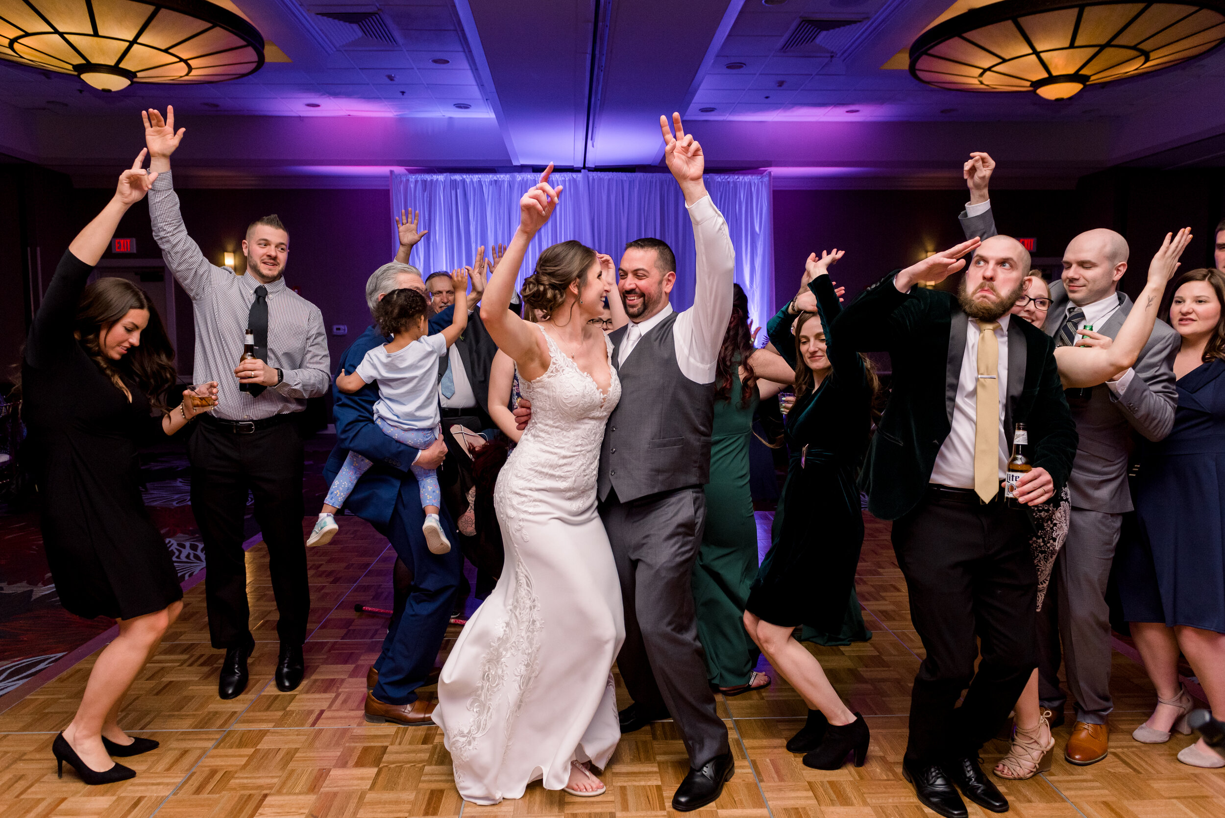 Weddings-at-The-DoubleTree-by-Hilton-Hotel-Pittsburgh-Ashley-Reed-Photography-97.jpg